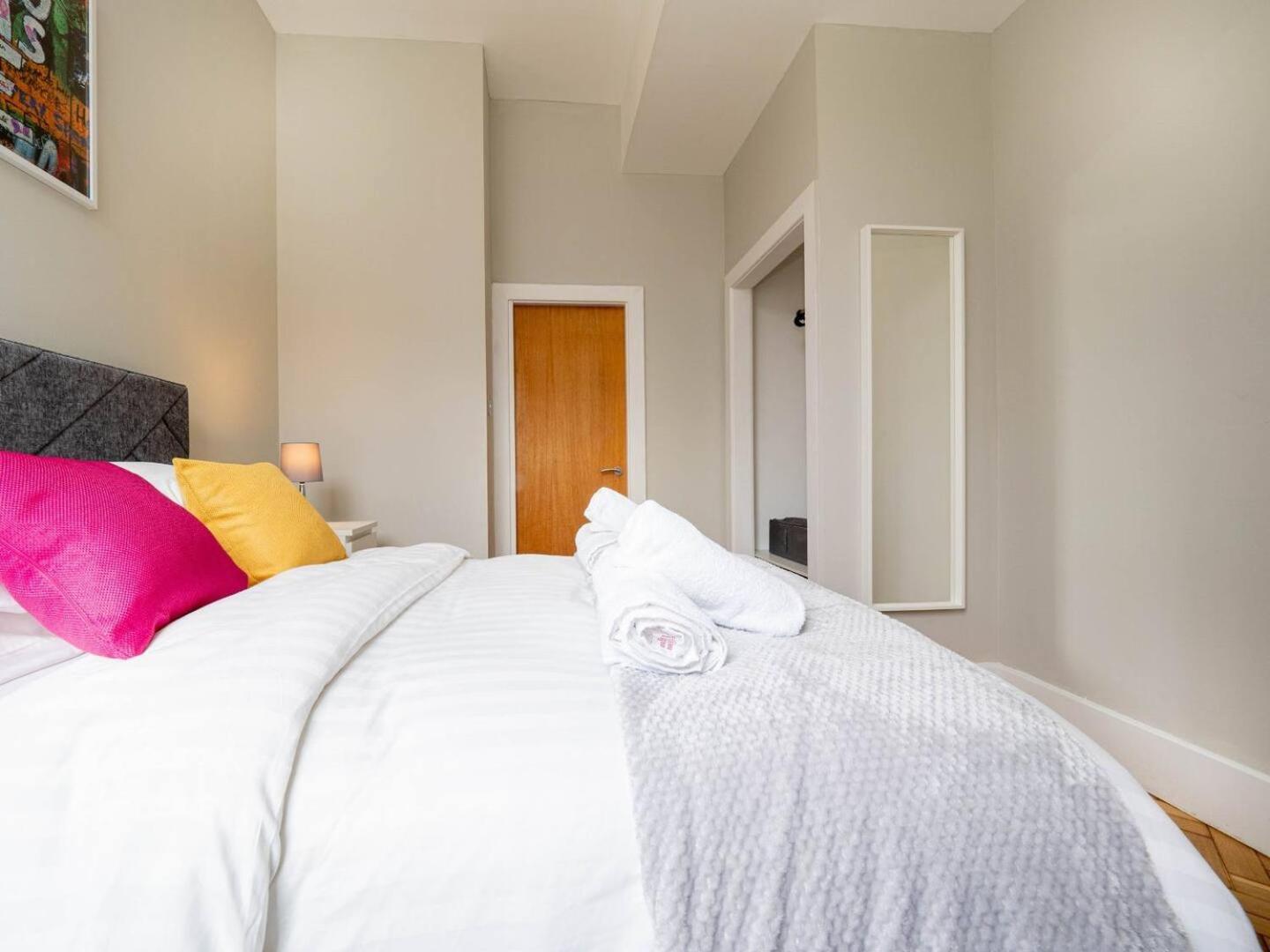 Historic Bank Building 2 Bedrooms Sleeps 6